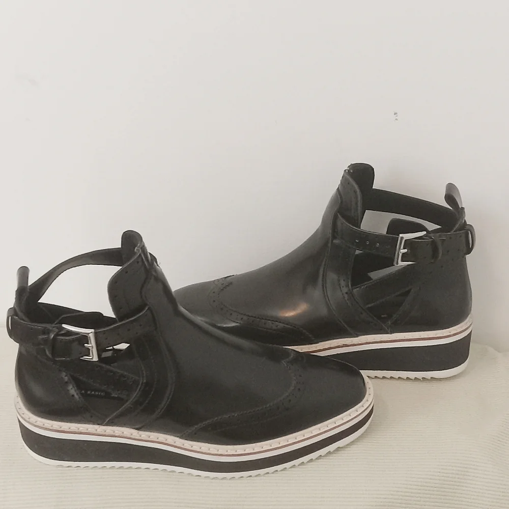 Zara Basic Black Patent Vegan Leather Wingtip Platform Buckle Ankle Boots Sz 7.5 - Picture 2 of 8